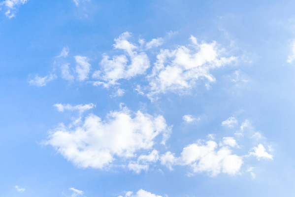 포토 JPG 주간 구름 하늘색 백그라운드 겨울 자연 하늘 풍경 사람없음 야외 햇빛 뭉게구름 국내포토 자연요소 계절 파란색 태양 생태계 파일형식 구름_자연