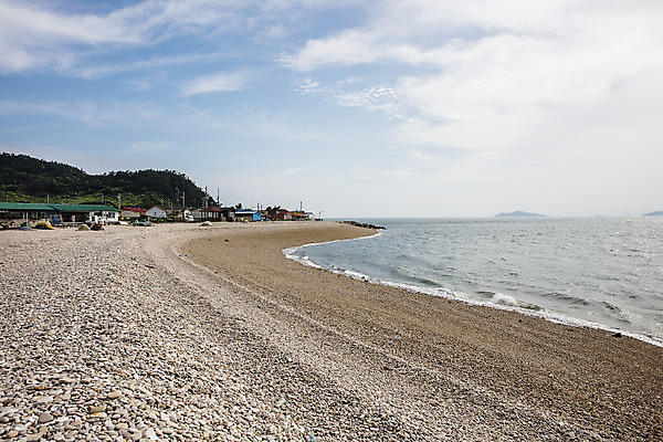 포토 JPG 주간 바다 섬 여행 한국 풍경 사람없음 야외 관광지 전라남도 해수욕장 국내여행 서해안 송이도 몽돌해변 영광군 국내포토 자연요소 아시아 전라도 영광 파일형식
