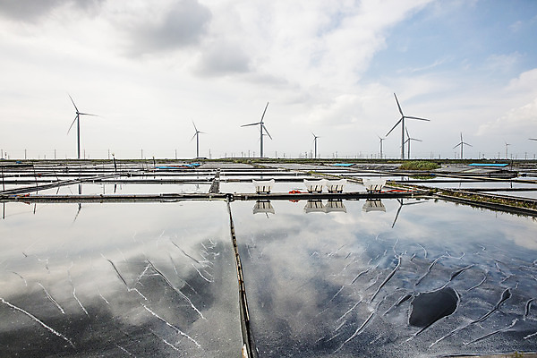 포토 JPG 주간 구름 여행 하늘 한국 풍경 사람없음 야외 관광지 반사 전라남도 소금 국내여행 염전 영광군 국내포토 자연요소 아시아 전라도 시설 파일형식