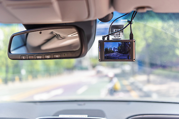 포토 JPG 주간 여자 어린이 한명 소녀 근접촬영 상반신 야외 옆모습 아웃포커스 자전거 한국인 보호장비 위험 안전사고 무단횡단 백미러 블랙박스 어린이보호구역 소녀한명만 무단 국내포토 자연요소 1 뷰포인트 컨셉 촬영기법 안전 사람 동양인 바이크 장비 사건 보호구역 차량용품 횡단 여자한명만 소녀만 파일형식