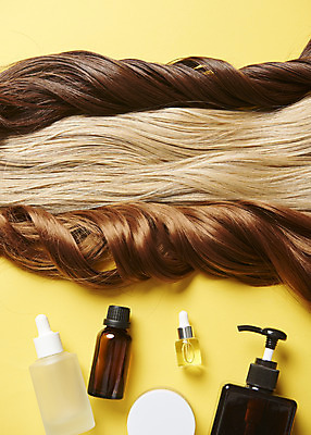 포토 JPG 스튜디오촬영 실내 관리 사람없음 하이앵글 머리카락 질병 오브젝트 헤어관리 노란배경 두피관리 영양제 탈모 플랫레이 헤어에센스 국내포토 뷰포인트 백그라운드 의학 내부 뷰티 약 노란색 머리 플랫 에센스 증상 파일형식