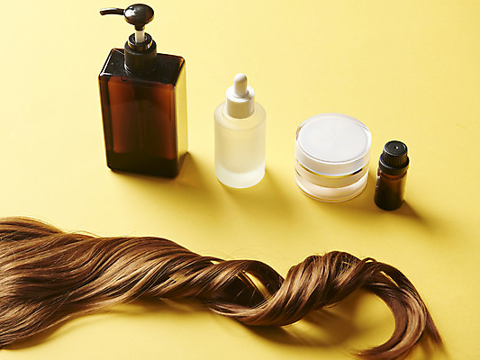 포토 JPG 스튜디오촬영 실내 관리 사람없음 머리카락 질병 오브젝트 헤어관리 노란배경 두피관리 영양제 탈모 헤어에센스 국내포토 백그라운드 의학 내부 뷰티 약 노란색 머리 에센스 증상 파일형식