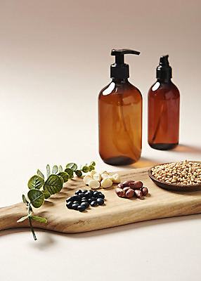 포토 JPG 스튜디오촬영 실내 관리 사람없음 견과류 머리빗 질병 오브젝트 헤어관리 나무도마 두피관리 탈모 베이지색배경 헤어에센스 국내포토 백그라운드 의학 도마 내부 목재 뷰티 미용용품 베이지색 에센스 증상 파일형식