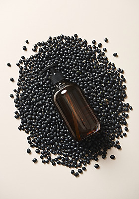 포토 JPG 스튜디오촬영 실내 관리 사람없음 하이앵글 머리빗 질병 오브젝트 헤어관리 검은콩 두피관리 탈모 베이지색배경 플랫레이 헤어에센스 국내포토 뷰포인트 백그라운드 의학 콩 내부 뷰티 미용용품 플랫 베이지색 에센스 증상 파일형식