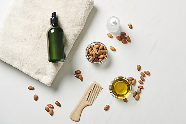 포토 JPG 스튜디오촬영 실내 관리 사람없음 수건 견과류 머리빗 질병 오브젝트 흰배경 아몬드 헤어관리 두피관리 영양제 탈모 헤어에센스 국내포토 백그라운드 의학 내부 위생용품 뷰티 약 흰색 미용용품 에센스 증상 파일형식