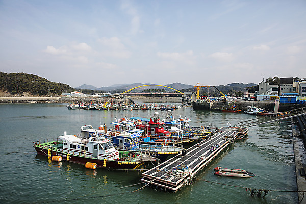 포토 JPG 주간 바다 한국 등대 풍경 사람없음 야외 관광지 항구 충청남도 충청도 국내여행 서해안 보령 무창포항 국내포토 자연요소 아시아 여행 교통시설 파일형식