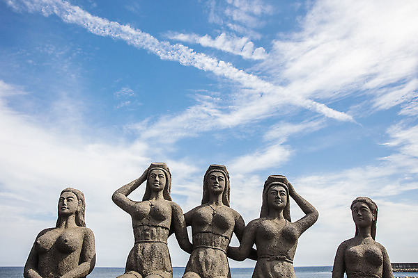 포토 JPG 주간 구름 조각 여행 하늘 한국 풍경 사람없음 야외 관광지 조각상 제주도 국내여행 올레길 제주도여행 해녀상 국내포토 자연요소 아시아 길 조형물 파일형식