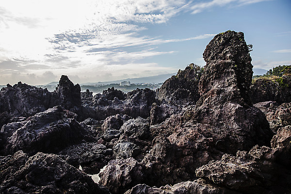 포토 JPG 주간 구름 바다 하늘 한국 풍경 해변 사람없음 야외 관광지 제주도 암석 바위 국내여행 올레길 제주도여행 소천지 국내포토 자연요소 아시아 길 여행 돌_바위 파일형식