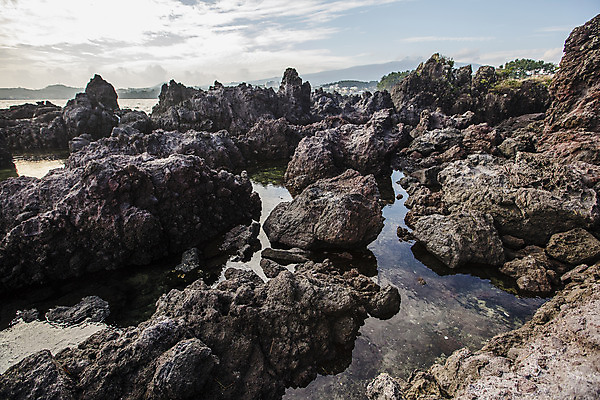 포토 JPG 주간 바다 한국 풍경 해변 사람없음 야외 관광지 제주도 암석 바위 국내여행 올레길 제주도여행 소천지 국내포토 자연요소 아시아 길 여행 돌_바위 파일형식