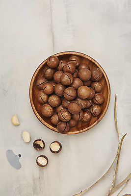 포토 JPG 스튜디오촬영 그릇 회색배경 디저트 건조 실내 사람없음 하이앵글 여러개 견과류 유기농 나무그릇 단백질 플랫레이 마카다미아 슈퍼푸드 국내포토 식기 웰빙 음식 뷰포인트 다수 백그라운드 내부 목재 회색 플랫 건강식품 영양소 파일형식