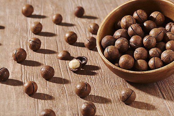 포토 JPG 스튜디오촬영 그릇 디저트 건조 실내 사람없음 여러개 견과류 유기농 단백질 마카다미아 슈퍼푸드 갈색배경 국내포토 식기 웰빙 음식 다수 백그라운드 내부 갈색 건강식품 영양소 파일형식