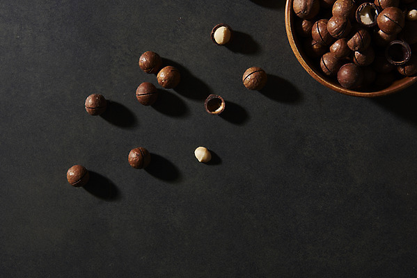 포토 JPG 스튜디오촬영 그릇 검은배경 디저트 건조 실내 사람없음 하이앵글 여러개 견과류 유기농 나무그릇 단백질 플랫레이 마카다미아 슈퍼푸드 국내포토 식기 웰빙 음식 뷰포인트 다수 백그라운드 내부 목재 검은색 플랫 건강식품 영양소 파일형식