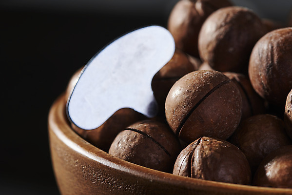 포토 JPG 스튜디오촬영 그릇 검은배경 디저트 건조 실내 근접촬영 사람없음 여러개 견과류 칼 유기농 나무그릇 단백질 마카다미아 슈퍼푸드 국내포토 식기 웰빙 음식 뷰포인트 다수 백그라운드 내부 목재 검은색 건강식품 영양소 파일형식