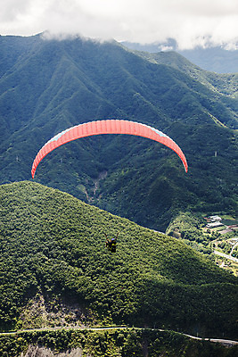 포토 JPG 주간 여행 산 한국 한명 풍경 야외 관광지 강원도 패러글라이딩 항공촬영 국내여행 영월 전경 별마로 국내포토 자연요소 1 아시아 스포츠 뷰포인트 사람 천문대 파일형식 탑뷰