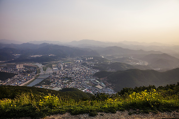 포토 JPG 주간 여행 하늘 산 한국 풍경 사람없음 야외 관광지 노을 일몰 강원도 국내여행 영월 산맥 별마로 국내포토 자연요소 아시아 천문대 파일형식