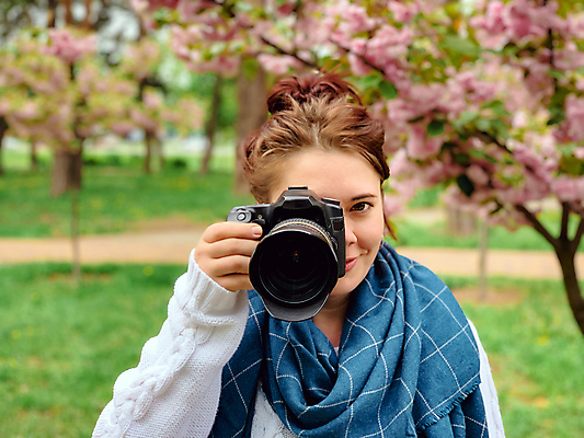 포토 JPG 해외이미지 행복 한명 사람 금발 사진촬영 자유 긍정 해외202007 해외포토 1 헤어스타일 감정 컨셉 촬영 파일형식