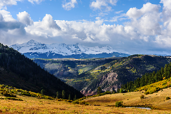 포토 JPG 해외이미지 나무 구름 오렌지 하늘 산 풍경 경사 사람없음 빨간색 초록색 물 파란색 노란색 가을 흰색 연못 소나무 황금 씻기 언덕 먼지 드라마 콜로라도 화강암 해외202007 해외포토 자연요소 식물 계절 컬러 과일 미국 청결 암석 파일형식