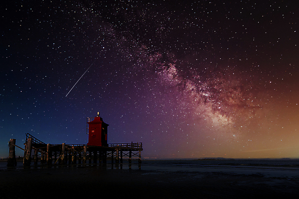 포토 JPG 해외이미지 별 지구 바다 과학 여행 백그라운드 자연 하늘 산 등대 풍경 사람없음 야외 목재 빨간색 물 여름 파란색 빛 우주 검은색 어둠 망원경 별자리 행성 탐험 야간 코스모스 은하계 점성술 공상 천문학 별빛 성운 방법 해외202007 해외포토 자연요소 나무 계절 교육 꽃 컬러 재료 생태계 파일형식