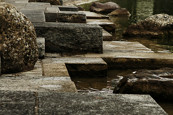 포토 JPG 해외이미지 유럽 모래 벽 파도 바다 여행 백그라운드 패턴 자연 표면 건조 풍경 사람없음 야외 초록색 물 여름 환경 검은색 바위 흰색 보호 부식 질감 소금 폭풍 내추럴 노르망디 화강암 해외202007 해외포토 자연요소 계절 나라 컬러 컨셉 무늬 날씨 암석 돌_바위 생태계 파일형식