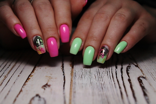 포토 JPG 해외이미지 손 근접촬영 신체부위 손톱관리 네일아트 손톱 해외202007 해외포토 뷰포인트 사람 뷰티 파일형식