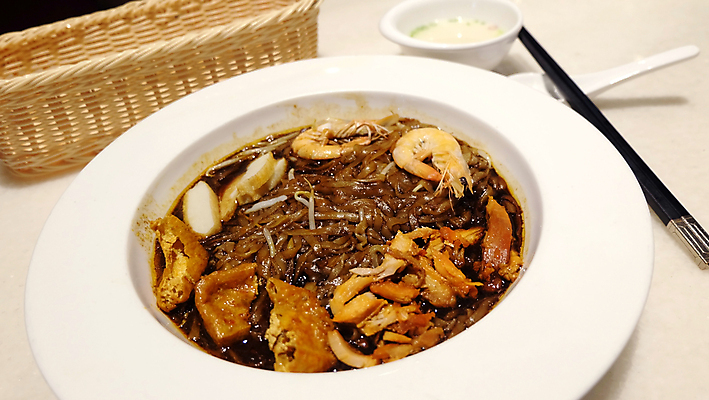 포토 JPG 해외이미지 그릇 접시 아시아 문화 음식 젓가락 탁자 새우 사람없음 바구니 숟가락 식사 저녁식사 흰색 향신료 매움 향기 인도네시아 홍콩 두꺼비 말레이시아 싱가폴 점심식사 해외202007 해외포토 식기 나라 컬러 가구 수저 갑각류 양서류 중국 맛 냄새 향미료 파일형식