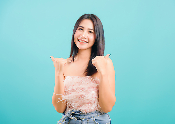 포토 JPG 해외이미지 라이프스타일 여자 행복 성공 한명 미소 동양인 20대 성인 기쁨 엄지손가락 최고 긍정 성인여자한명만 해외202007 해외포토 1 감정 컨셉 손가락 표정 사람 인종 청년 생활 여자한명만 성인여자만 파일형식