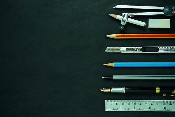 포토 JPG 해외이미지 디자인 교육 백그라운드 컨셉 장신구 건축양식 텍스트 학교 문구용품 자 사람없음 빨간색 파란색 스터디 세트 사무실 연필 펜 노란색 금속 검은색 칠판 공백 장비 흰색 도구 기록 그리기 그룹 작업실 플랫 정상 나침반 스케치 지우개 머리위 위치 놋쇠 초보 커터 카피스페이스 해외202007 해외포토 건축 컬러 비즈니스 모션 재질 학용품 미술 학습 필기구 오브젝트 파일형식