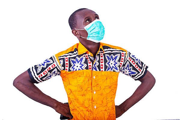 포토 JPG 해외이미지 응시 남자 건강 피곤 마스크 한명 서기 사람 성인 고통 슬픔 잡기 바이러스 질병 심각 전염병 남자한명만 코로나바이러스 포스트코로나 해외202007 델타변이바이러스 해외포토 1 시선 감정 컨셉 의학 모션 사회이슈 남자만 파일형식