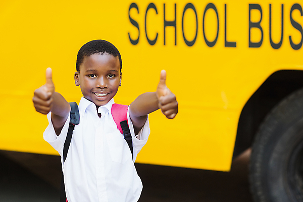 포토 JPG 해외이미지 학생 응시 교육 남자 행복 어린이 남학생 교통시설 초등학교 서기 소년 기쁨 신학기 긍정 천진난만 해외202007 해외포토 시선 감정 교통 컨셉 학교 모션 사람 시설 파일형식