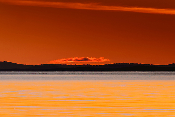 포토 JPG 해외이미지 구름 바다 여행 자연 휴가 파노라마 노르웨이 국립공원 풍경 해변 사람없음 야외 가로 물 파란색 햇빛 태양 반사 일출 일몰 놀람 새벽 바위 만 황금 저녁 돌무덤 스칸디나비아 수평선 해외202007 해외포토 자연요소 공원 감정 유럽 컬러 촬영기법 표정 노을 돌_바위 무덤 야간 생태계 파일형식