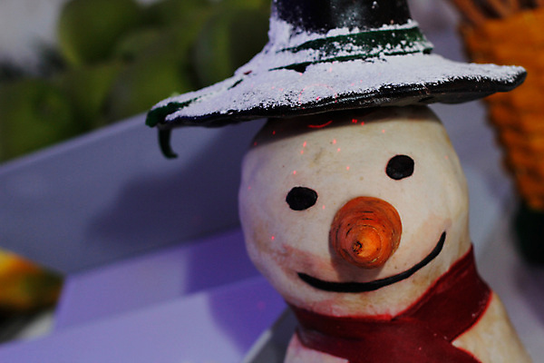 포토 JPG 해외이미지 디자인 계절 행복 음식 백그라운드 크리스마스 겨울 공 눈사람 휴가 디저트 새로움 새해 기념 선물 이벤트 사람없음 장식 컵 빨간색 장난감 조각상 파티 케이크 축제 흰색 축하 신용카드 달콤 은색 12월 컵케이크 굽기 뿌리기 심볼 1월 고립 핸드메이드 카피스페이스 해외202007 해외포토 식기 기념일 감정 컬러 컨셉 모션 금융 조형물 공백 날짜 맛 구이 파일형식