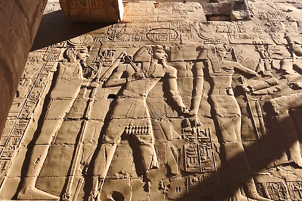 포토 JPG 해외이미지 종교 모래 조각 이집트 사람없음 건물 태양 조각상 사막 바위 무덤 아내 사찰 역사 사자 큼 땅 묘사 피라미드 먼지 스핑크스 천연기념물 미라 복잡 카이로 파라오 생존 카피스페이스 해외202007 해외포토 자연요소 건축물 컨셉 포유류 종교건축 아프리카 조형물 공백 돌_바위 크기 랜드마크 파일형식