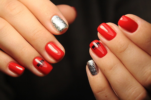 포토 JPG 해외이미지 손 여자 손가락 검은배경 근접촬영 신체부위 손톱관리 네일아트 손톱 해외202007 해외포토 뷰포인트 백그라운드 사람 뷰티 검은색 파일형식