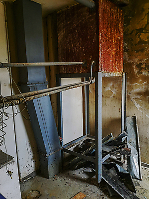 포토 JPG 해외이미지 산업 벽 건축양식 창문 유리 주택 실내 굴뚝 사람없음 내부 건물 문 금속 고층빌딩 어둠 손상 장비 탐험 골동품 시골 도시 팔레트 철 모험가 버리기 부식 질감 무거움 그런지 깨짐 옛날 콘크리트 파멸 오싹 해외202007 해외포토 건축물 건축 컨셉 모션 재질 빌딩 무게 파일형식 소멸