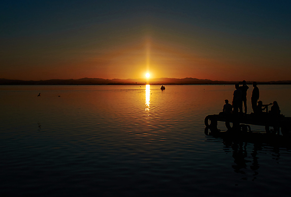 포토 JPG 해외이미지 라이프스타일 행복 바다 컨셉 휴가 건강 사람 사람없음 야외 햇빛 태양 화목 일몰 자유 명상 팔 무료 해외202007 해외포토 자연요소 감정 생활 신체부위 노을 파일형식