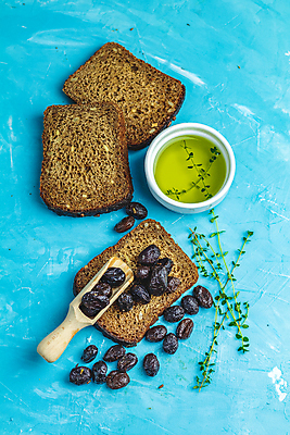 포토 JPG 해외이미지 음식 조각 다이어트 치즈 건조 샌드위치 건강 요리 씨앗 사람없음 목재 갈색 검은색 식사 이탈리아 빵집 껍질 흰색 신선 맛 아침식사 바게트 정상 낟알 시리얼 밀 굽기 먹기 크림 유기농 올리브 슬라이스 덩어리 그리스인 내추럴 바이오 번 채식주의자 핸드메이드 호밀 해외202007 해외포토 서양인 나무 식물 웰빙 열매 유럽 빵 컬러 컨셉 재료 모션 유제품 곡류 상점 구이 채식 파일형식