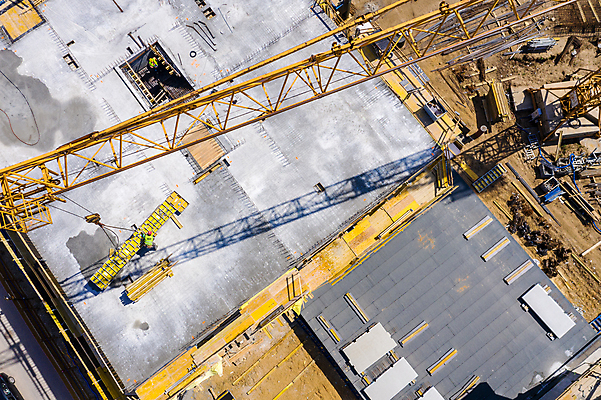 포토 JPG 해외이미지 비즈니스 건축양식 하늘 새로움 아파트 주택 사람없음 야외 가로 파란색 장비 건설현장 도시 작업 맨션 시멘트 공학 발판 개발 철강 콘크리트 해외202007 해외포토 교육 건축 컬러 컨셉 건설업 건물 파일형식