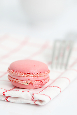 포토 JPG 해외이미지 디저트 바나나 사람없음 컬러풀 쌓기 과자 여러개 달콤 마카롱 머랭 맛있는 해외202007 해외포토 음식 컬러 다수 과일 모션 맛 파일형식