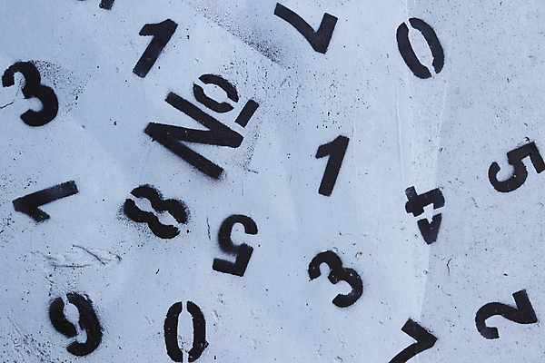 포토 JPG 해외이미지 벽 백그라운드 표면 거리 사람없음 숫자 페인트 바위 도시 그리기 질감 시멘트 벌거벗은 콘크리트 해외202007 해외포토 문자 모션 돌_바위 파일형식