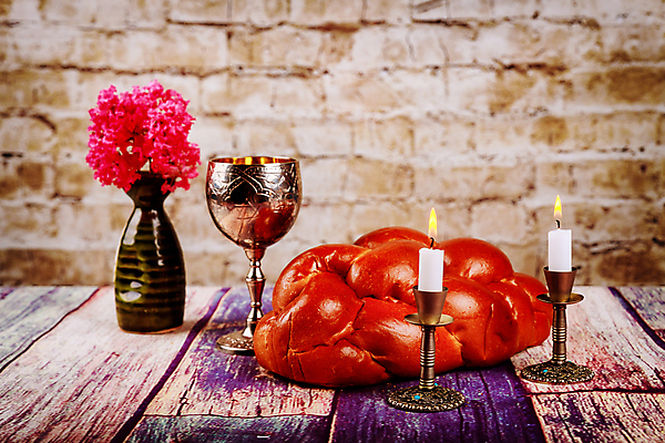 포토 JPG 해외이미지 전통 종교 음식 빵 휴가 사람없음 컵 믿음 와인 식사 흰색 기도 축하 의식 영혼 심볼 촛대 신성 유대인 덩어리 신앙심 유태교 이스라엘 토요일 핸드메이드 해외202007 해외포토 식기 감정 컬러 컨셉 주류 요일 서아시아 파일형식