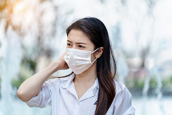 포토 JPG 해외이미지 여자 아시아 건강 마스크 한명 안전 사람 동양인 고통 오염 바이러스 질병 위험 예방 인플루엔자 전염병 해로움 여자한명만 코로나바이러스 포스트코로나 해외202007 델타변이바이러스 해외포토 1 감정 나라 컨셉 의학 인종 사회이슈 여자만 파일형식