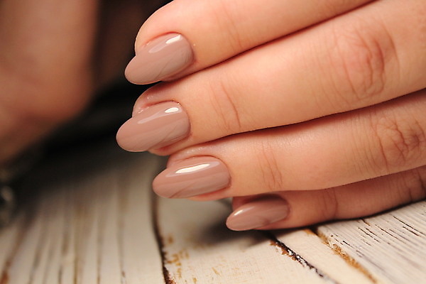 포토 JPG 해외이미지 손 여자 손가락 근접촬영 신체부위 손톱관리 네일아트 손톱 해외202007 해외포토 뷰포인트 사람 뷰티 파일형식