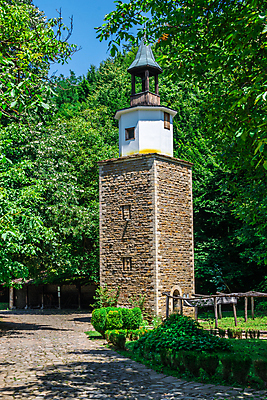 포토 JPG 해외이미지 나무 식물 전통 공원 유럽 문화 여행 건축양식 자연 휴가 휴식 주택 굴뚝 설명 사람없음 건물 목재 강 마을 탑 수확 시골 역사 재산 숲 타운 발칸반도 복잡 불가리아 회복 해외202007 해외포토 건축물 공공시설 건축 나라 컨셉 농업 재료 모션 금융 도시 생태계 파일형식 남유럽