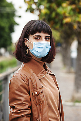 포토 JPG 해외이미지 여자 백그라운드 컨셉 건강 경고 마스크 한명 사람 의사 바이러스 질병 위험 전염 인플루엔자 전염병 여자한명만 코로나바이러스 포스트코로나 해외202007 델타변이바이러스 해외포토 1 의학 의료진 사회이슈 감염 여자만 파일형식