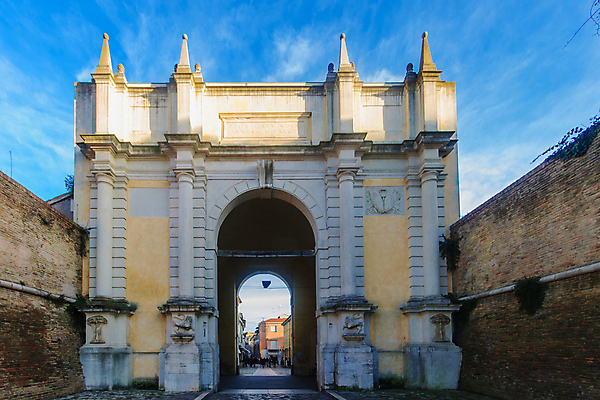 포토 JPG 해외이미지 디자인 길 건축양식 벽돌 사람없음 문 이탈리아 골동품 도시 중세 역사 클래식 대문 천연기념물 옛날 스타일 해외202007 해외포토 건축 유럽 컨셉 파일형식