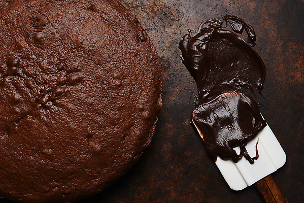 포토 JPG 해외이미지 음식 디저트 사람없음 갈색 케이크 초콜릿 얼음 어둠 빵집 대접 원형 플랫 닫기 달콤 정상 굽기 머리위 위치 핸드메이드 화강암 프로스팅 해외202007 해외포토 자연요소 도형 컬러 모션 상점 암석 맛 구이 제빵 파일형식