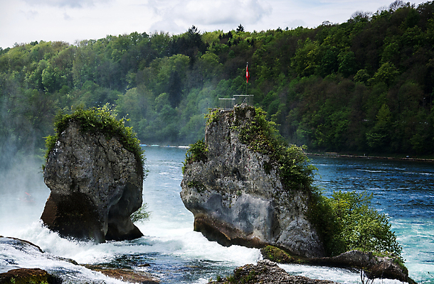 포토 JPG 해외이미지 유럽 자연 풍경 사람없음 강 봄 폭포 4월 스위스 분무기 해외202007 해외포토 계절 나라 날짜 생태계 파일형식