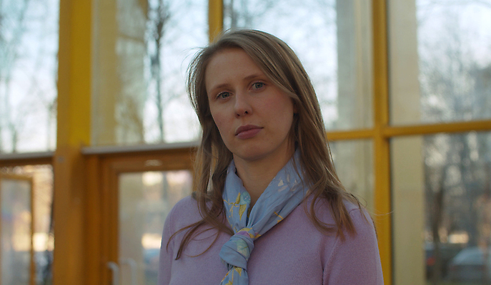 포토 JPG 해외이미지 백인 모델 1 라이프스타일 응시 여자 얼굴 백그라운드 생각 유리 친절 한명 사람 성인 야외 건물 유행 금속 맑음 봄 도시 자신감 닫기 내추럴 배려 심각 진짜 혼자 스타일 해외202007 해외포토 서양인 건축물 시선 계절 감정 컨셉 모션 재질 날씨 생활 신체부위 파일형식