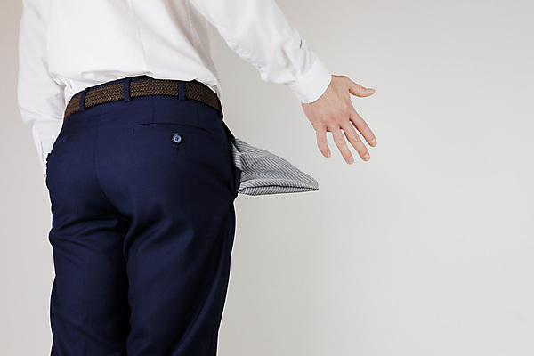 포토 JPG 해외이미지 직업 손 남자 감정 컨셉 돈 비즈니스 사람 사람없음 금융 경제 쇼핑 우정 슬픔 비즈니스맨 구멍 황무지 가난 실업 걱정 호기심 보여주기 빈털터리 파산 빚 우울증 위기 적자 해외202007 해외포토 모션 신체부위 친구 직장인 재산 질병 파일형식