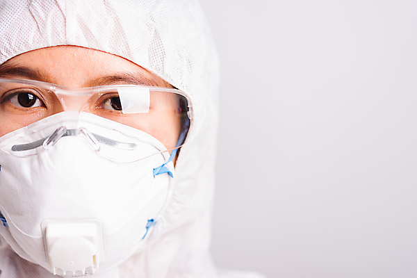 포토 JPG 해외이미지 주간 여자 실내 병원 마스크 한명 안전 동양인 근접촬영 상반신 성인 앞모습 의료진 의사 흰배경 보안경 성인여자한명만 코로나바이러스 방호복 해외202007 델타변이바이러스 해외포토 자연요소 직업 1 옷 뷰포인트 백그라운드 의학 사람 인종 내부 흰색 바이러스 안전장비 여자한명만 성인여자만 파일형식